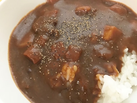 フルーツの隠し味がポイント☆レトルトカレーアレンジ